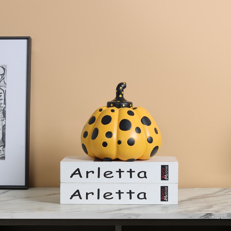 Abstract Polka Dot Pompoenpop  - Abstract Sculpture Resin recensie en prijs